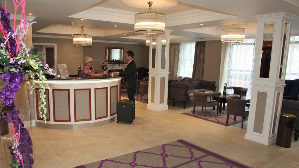 The Royal Hotel Кукстаун Экстерьер фото