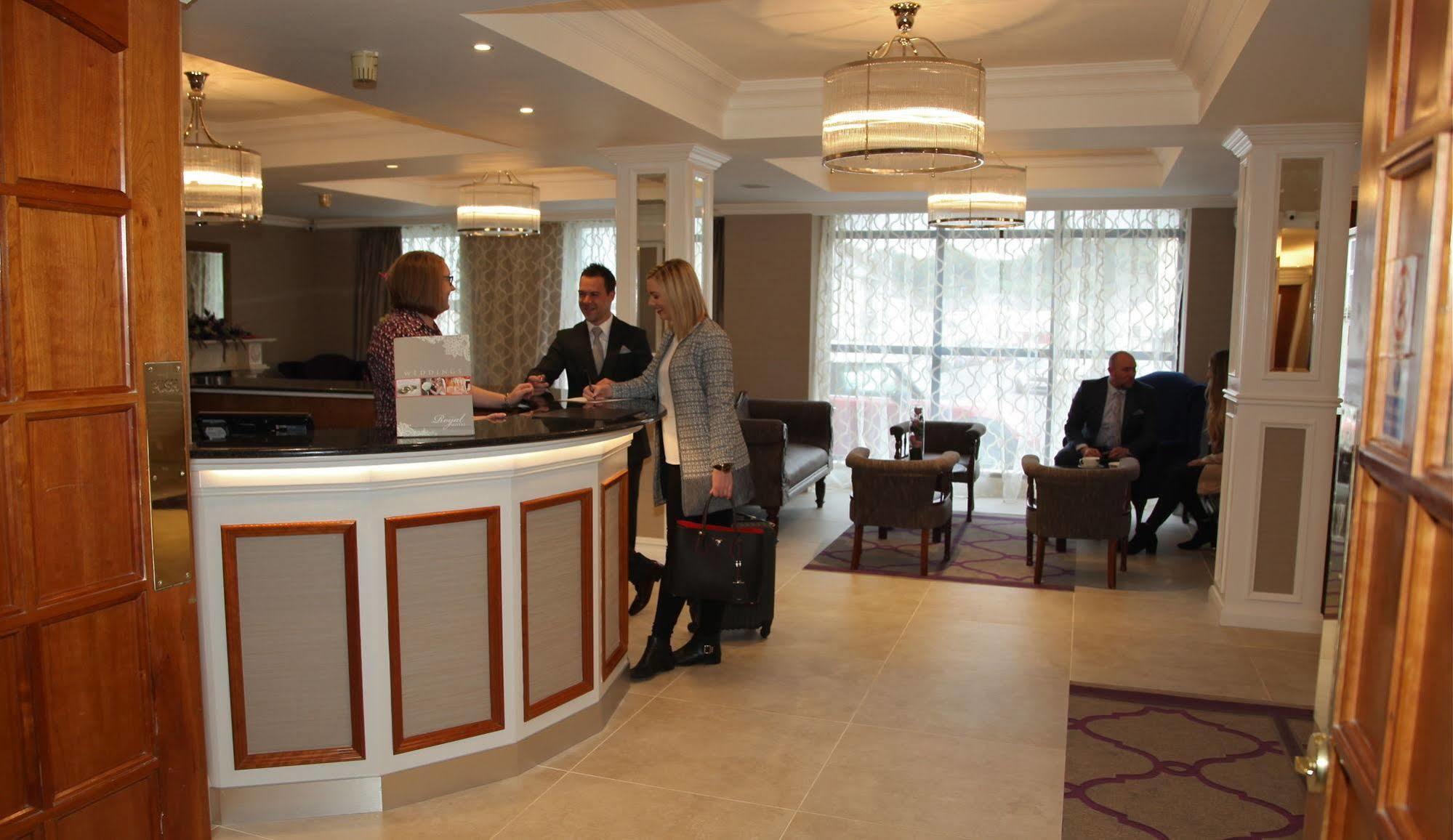 The Royal Hotel Кукстаун Экстерьер фото