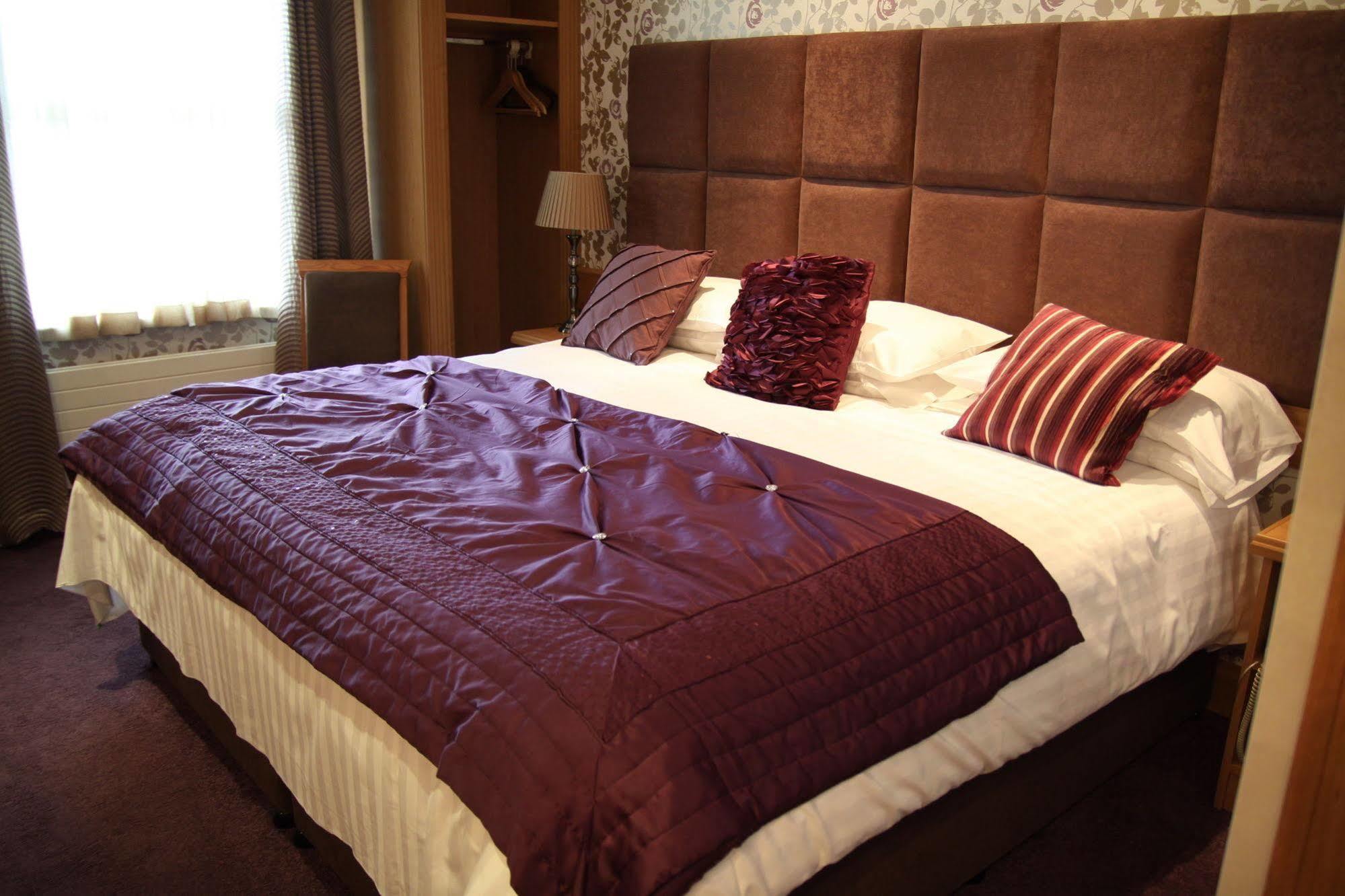 The Royal Hotel Кукстаун Экстерьер фото
