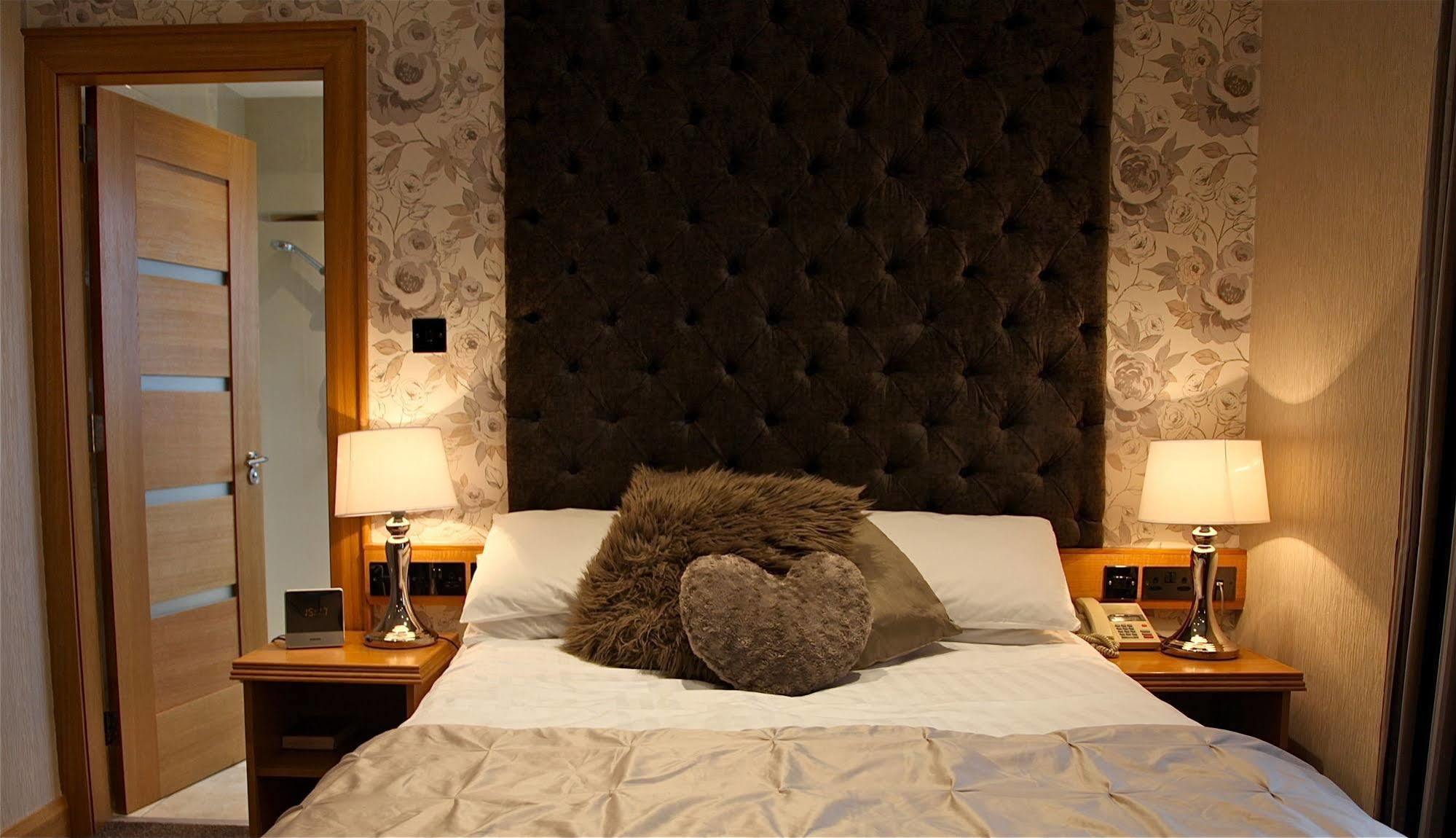 The Royal Hotel Кукстаун Экстерьер фото