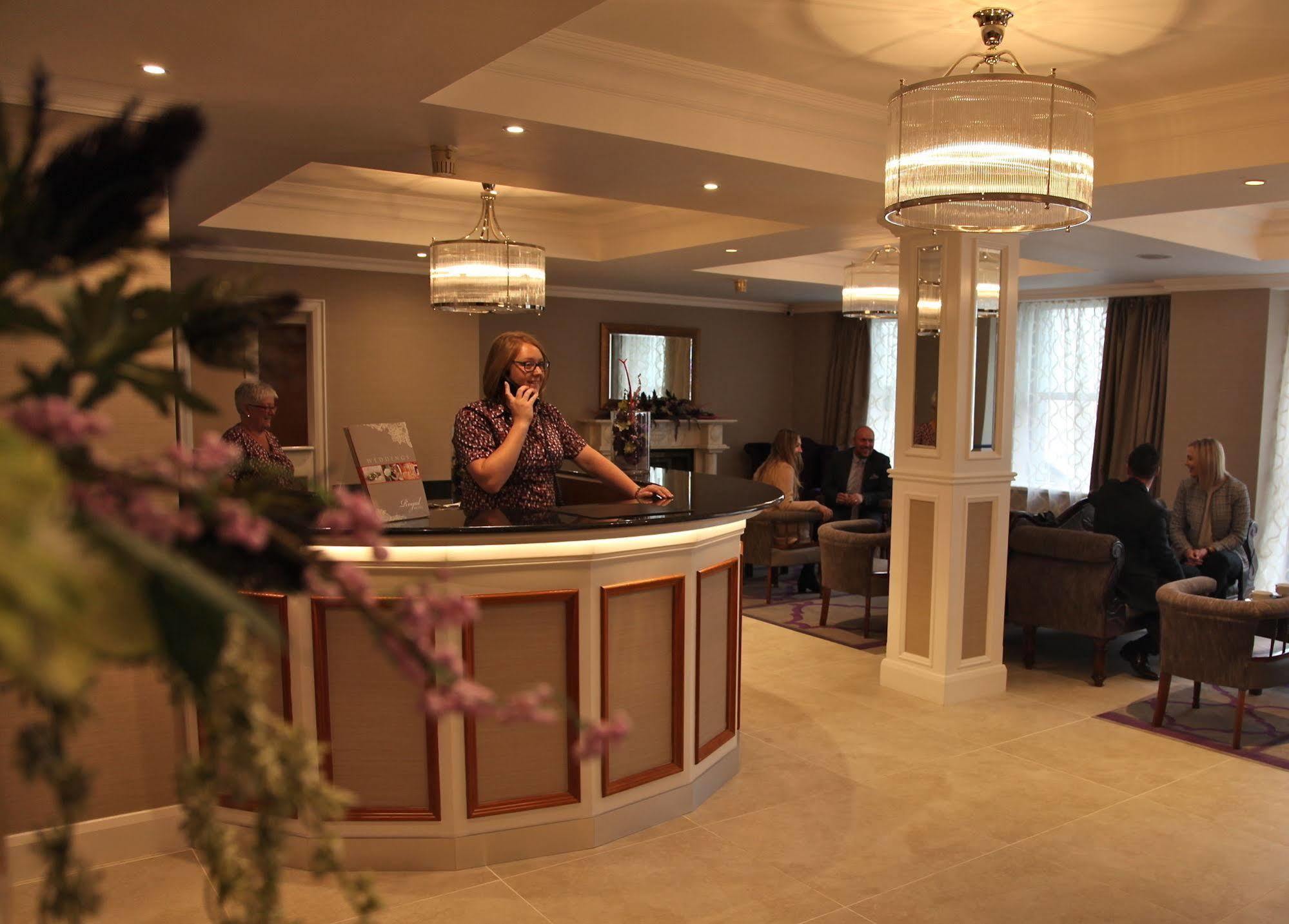 The Royal Hotel Кукстаун Экстерьер фото
