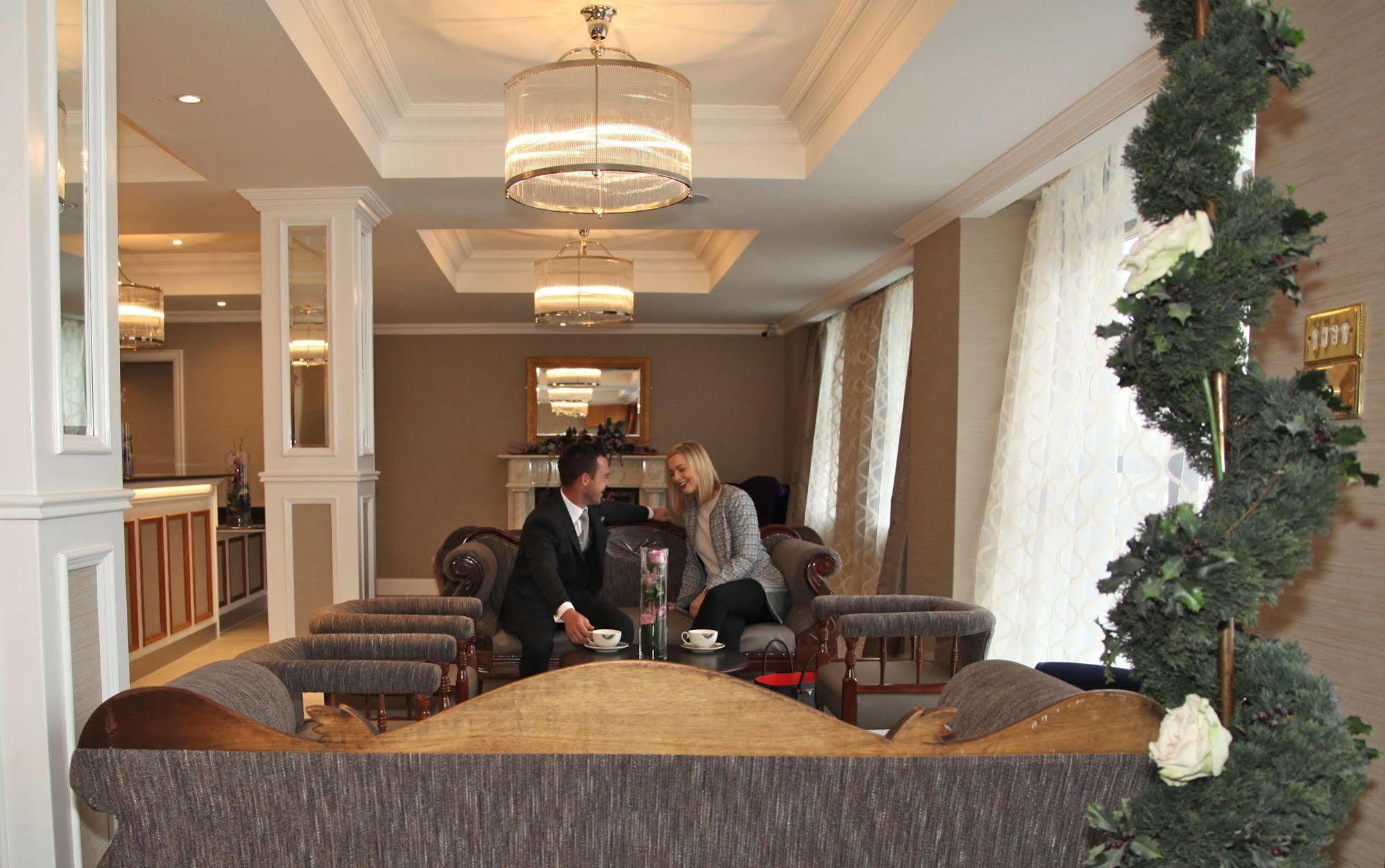 The Royal Hotel Кукстаун Экстерьер фото